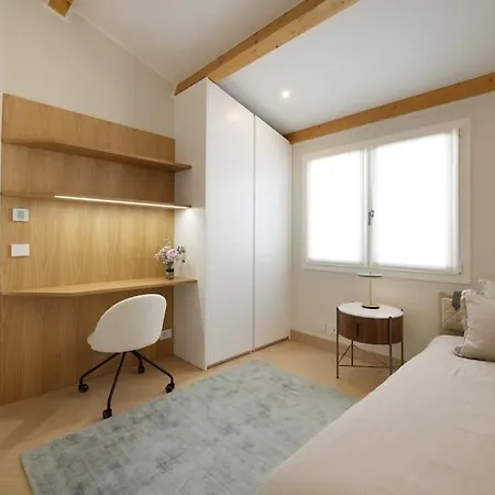 La Clubhouse, Monaco Country Club Apartment