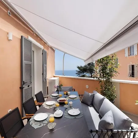 La Clubhouse, Monaco Country Club *
